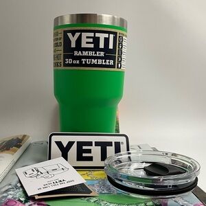 NWT YETI 30 oz. Rambler Tumbler with MagSlider Lid